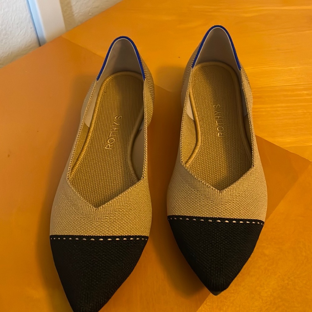 Rothy’s Point camel and black 9.5